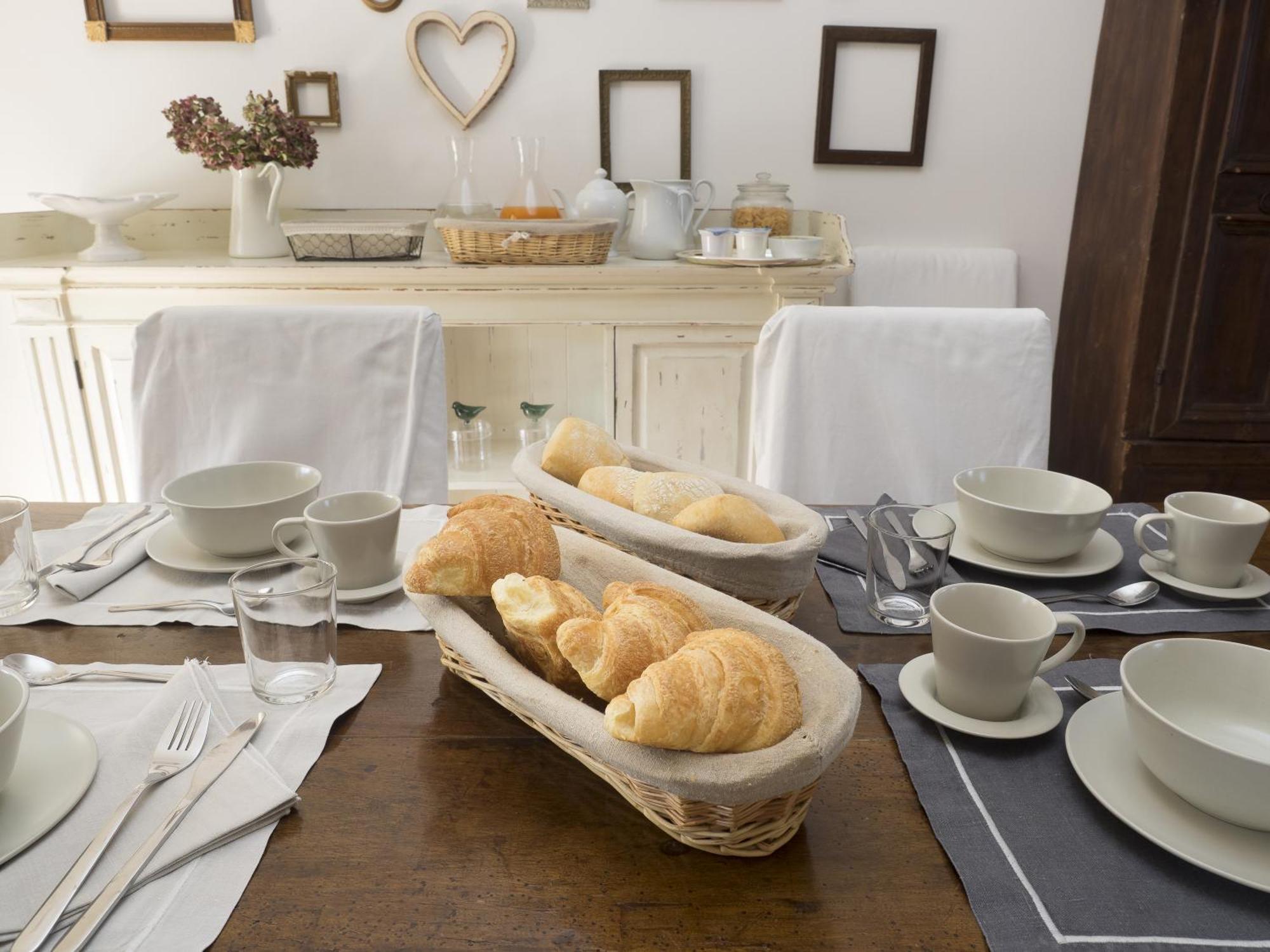 Locanda Castel De Britti Guest House Сан Ладзаро ди Савена Екстериор снимка
