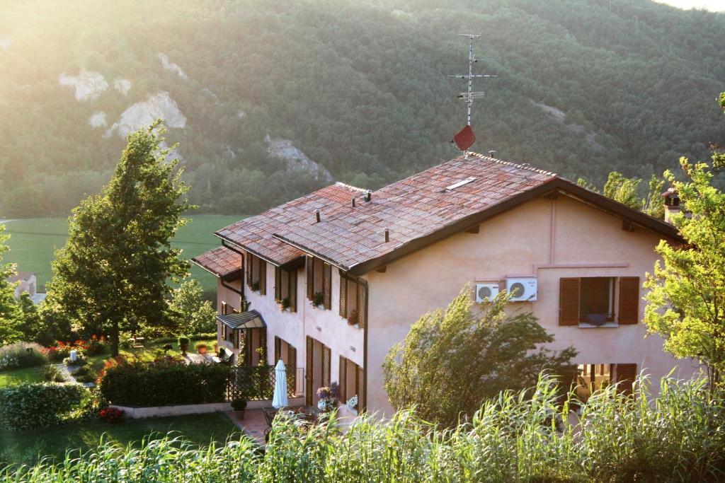 Locanda Castel De Britti Guest House Сан Ладзаро ди Савена Екстериор снимка